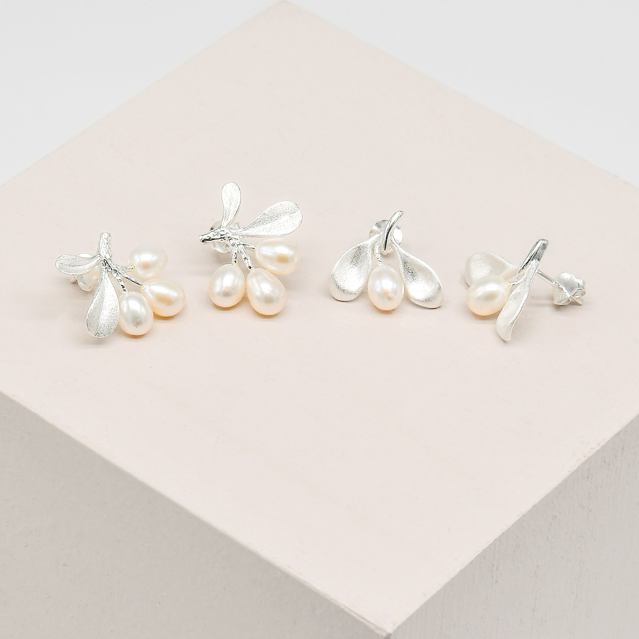 Olive Leaves Pearl Earrings