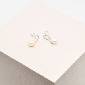 Oval Pearl Drop Earrings